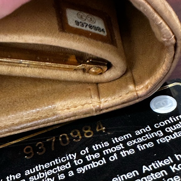 Chanel Classic Caviar Bifold Wallet – Series 9 (2004–2005) - Picture 12 of 12